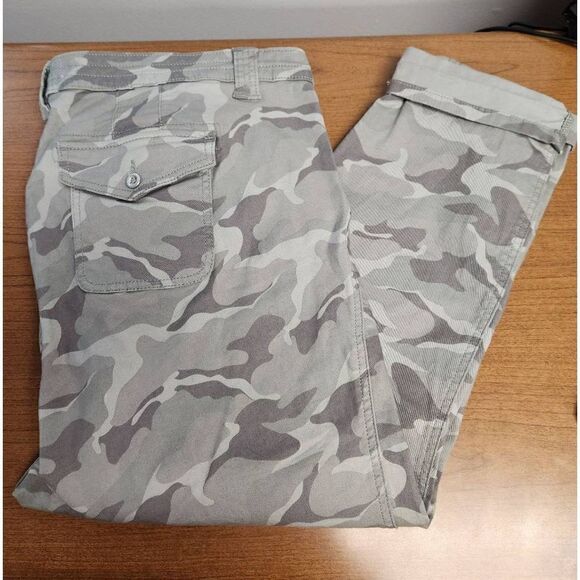 NWOT Torrid Crop Twill Military Pant, Camo size 22 - Picture 13 of 14